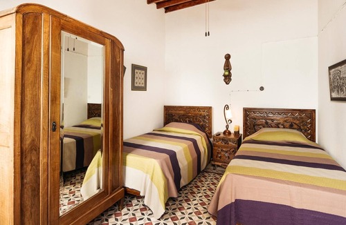 Yenisehir Bed & Breakfast | GUL HANIM HOUSE BOUTIQUE HOTEL YELLOW ROSE ROOM in the walled city Nicosia