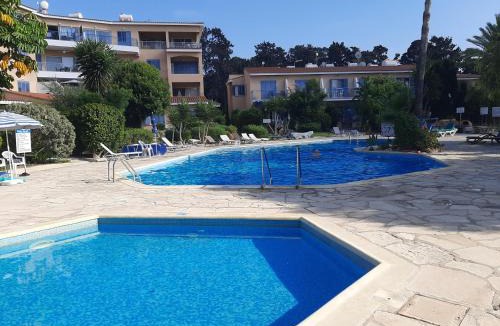 Universal House | H&O Poolside Maisonette at Paradise Gardens, Paphos