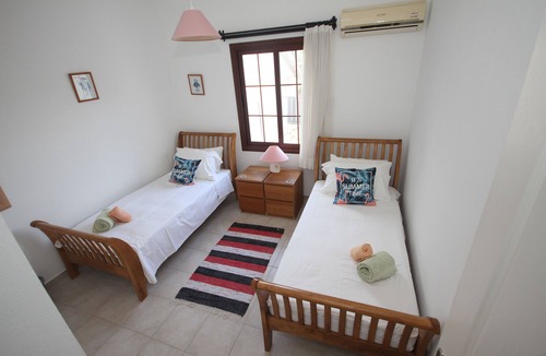 Karavas Villa | Half Moon Villa 4 bedroom with private pool