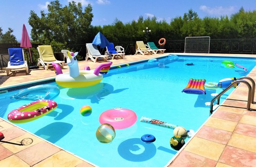 Pegeia Villa | HAPPY DAYS!BOOK NOW YOUR DREAM HOLIDAYS AND GET FREE CAR,FREE AIR-CON,FREE WI-FI