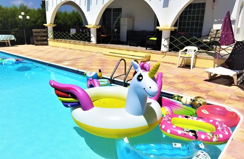 Pegeia Villa | HAPPY DAYS!BOOK NOW YOUR DREAM HOLIDAYS AND GET FREE CAR,FREE AIR-CON,FREE WI-FI