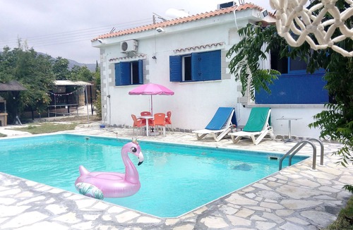 Pegeia Villa | HAPPY DAYS!BOOK NOW YOUR DREAM HOLIDAYS AND GET FREE CAR,FREE AIR-CON,FREE WI-FI