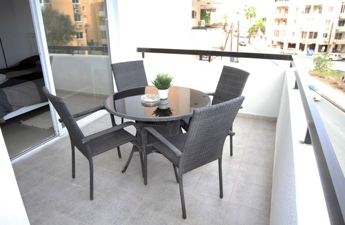 Larnaca Apartment | Haris' apartment Mackenzie beach