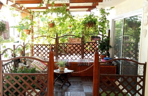 Chlorakas Apartment | "Heart for Art" Studio Apartment 700m from the sea and close to amenities