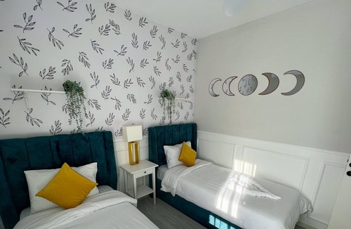 Gastria Apartment | Helena Pool 2-bdr Apartment with SeaView (Caesar Blue)