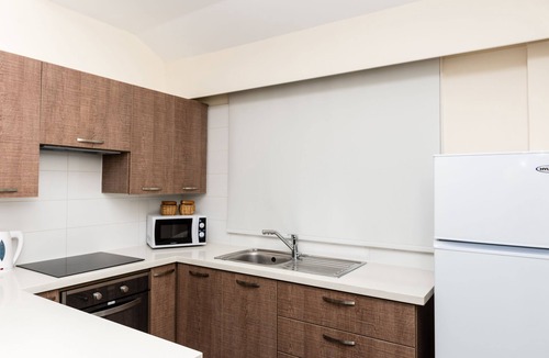 Chlorakas Apartment | Helios Bay Hotel Apartments