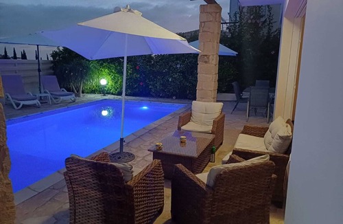 Tala Villa | Hillcrest Holiday Villa - Lovely 3 bed/3 bath villa in Peyia