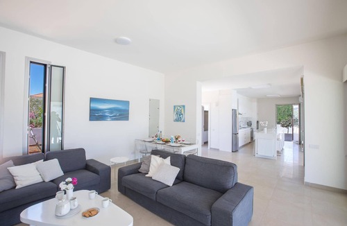 Cape Greko House | Holiday House in Ayia Napa with Large Patio