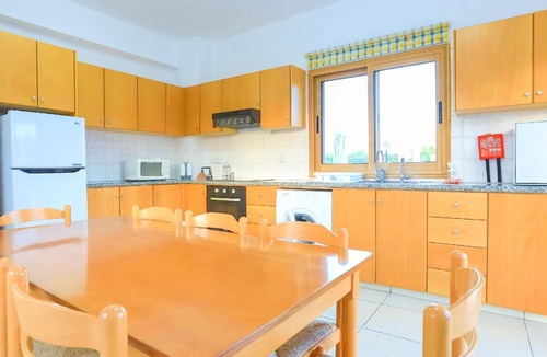 Latchi House | Holiday house Latsi for 1 - 8 persons with 3 bedrooms - Holiday home