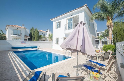 Pernera House | Holiday house Pernera for 1 - 6 persons with 3 bedrooms - Holiday house