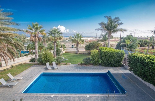 Paralimni House | Holiday villa with private pool and sea views
