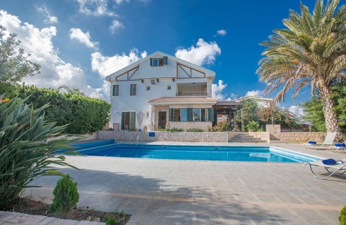 Paralimni House | Holiday villa with private pool and sea views