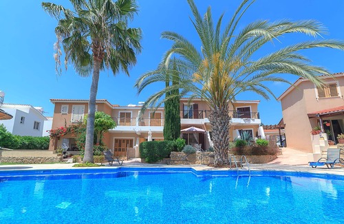 Paphos House | Holiday villa with swimming pool near the Paphos coast