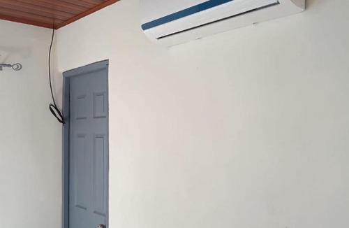 Leon House | Hostal Calle Real