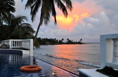 Corn Island Hotel | Hotel Casa Canada