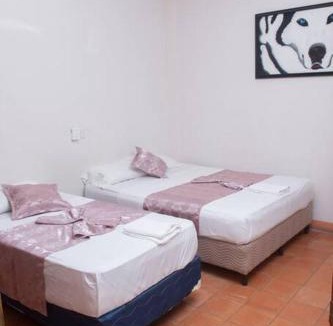 Leon Bed & Breakfast | Hotel Hellenika