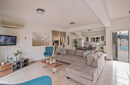 Protaras Villa | How to Rent Your Own Private Luxury Holiday Villa in Protaras for Less than Basic Hotel