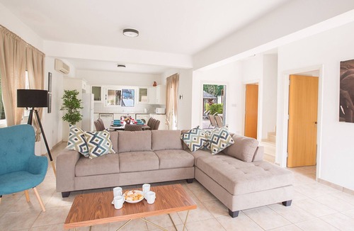 Protaras Villa | How to Rent Your Own Private Luxury Holiday Villa in Protaras for Less than Basic Hotel