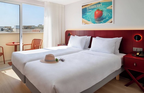 Larnaca City Centre Hotel | ibis Styles Larnaca Finikoudes Beach