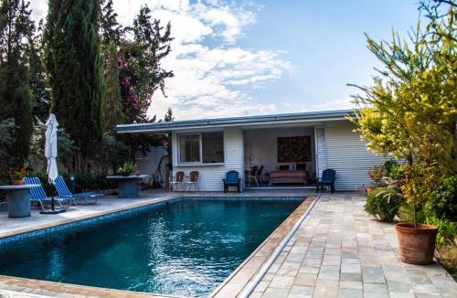 Geri Apartment | Idyllic studio with private pool