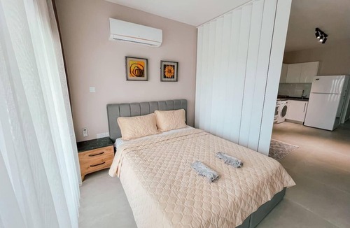 Trikomo Apartment | Impeccable 1-Bed Apartment in Caesar Resort