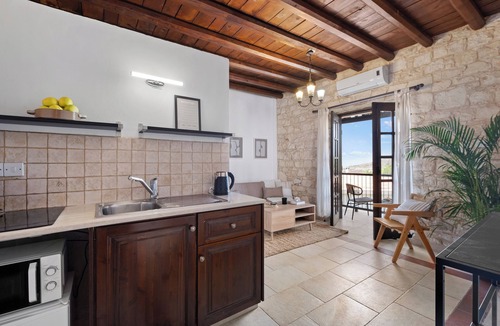 Ineia Apartment | Inia Lara Deluxe Suite by Nomads
