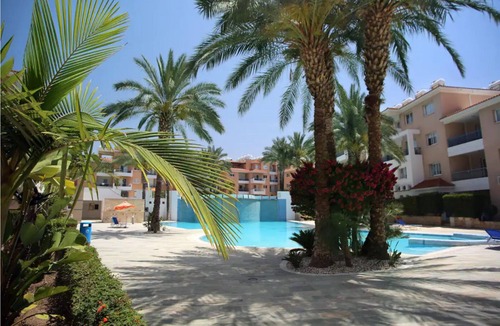 Universal House | Iris Village 2 Bedroom / 2 Bathroom Townhouse