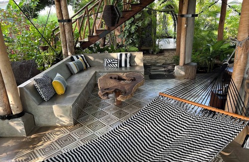 Granada Bed & Breakfast | Isleta El Espino - Private Island Ecolodge