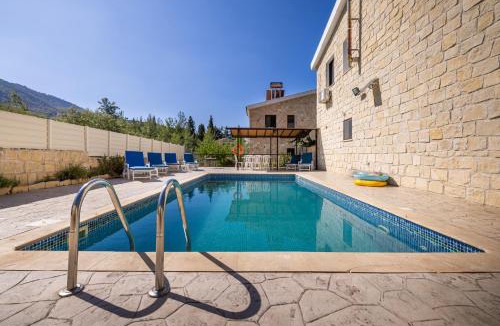 Trimiklini House | JP Pool House