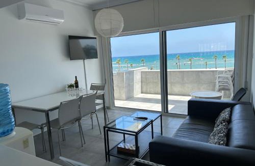 Oroklini Apartment | Julie's beach house