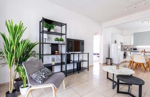 Universal Apartment | Just renovated beautiful 2 bed apartment in Paphos 5 min drive to the beach