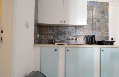 Old Town Apartment | Katsikantaris City Center Home with AC+ Balcony #6
