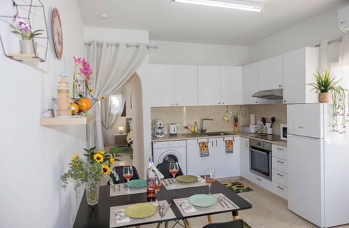 Paphos Condo | Kings Gardens, modern apartment in charming Paphos, only 300 m to Venus Beach