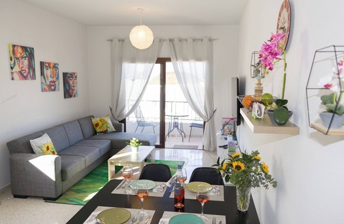 Paphos Condo | Kings Gardens, modern apartment in charming Paphos, only 300 m to Venus Beach
