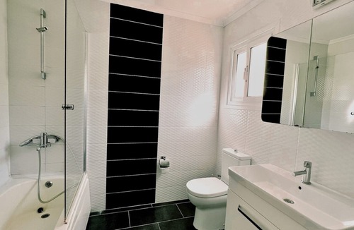 Zeytinlik Apartment | Kyrenia Azure Flat - One Bedroom Apartment, Sleeps 2