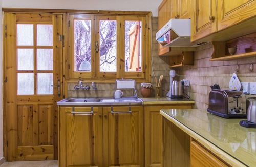 Episkopi Cottage | KYVELI COTTAGE - ENHANCE YOUR SENSEs