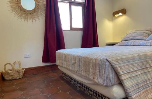 Escamequita Ski Chalet | La casita blanca, Las Planadas next Yankee Beach