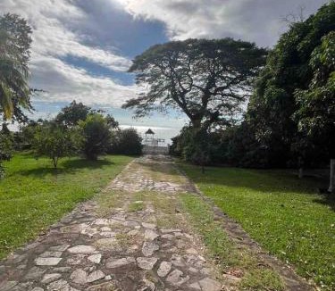 Santa Cruz Villa | Lakefront house in Ometepe. Casa San Ramon