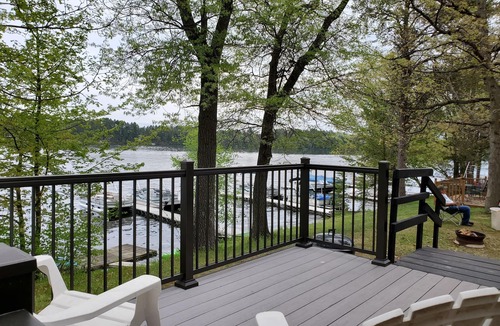 Spooner Cottage | Lakeside Cottage!