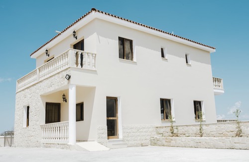 Kathikas Villa | Large Private Pool & Garden, Sleeps 8 , Family Friendly and Views of Troodos