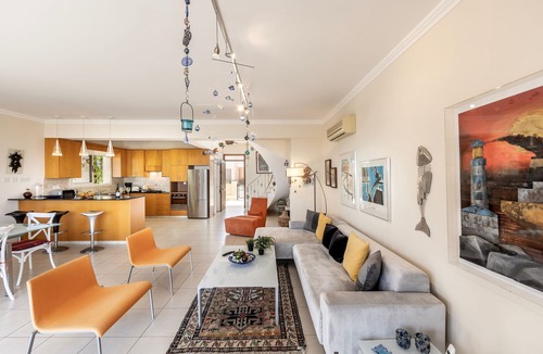 Pervolia Villa | Larnaca Chelidonia Seafront Villa