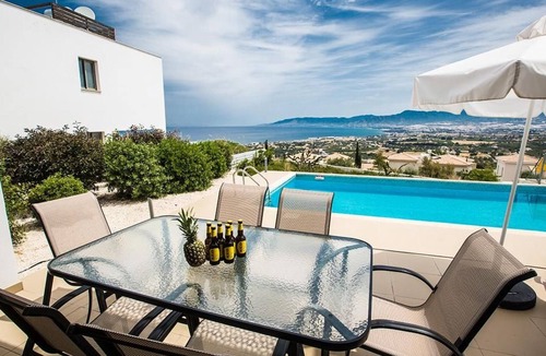 Latchi House | Latchi Ferienvilla EV21 by Interhome