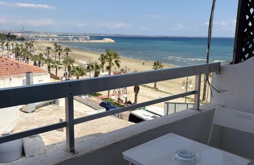Larnaca City Centre Apartment | Lazuli Sea View Beachfront - Ap Finikoudes