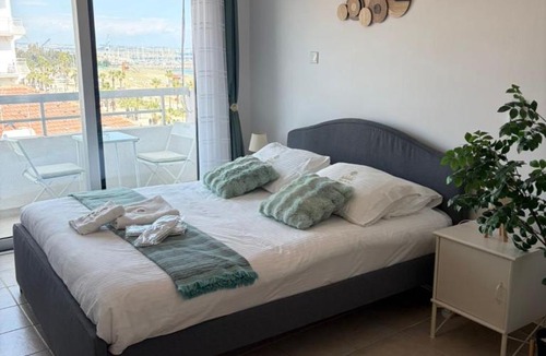 Larnaca City Centre Apartment | Lazuli Sea View Beachfront - Ap Finikoudes