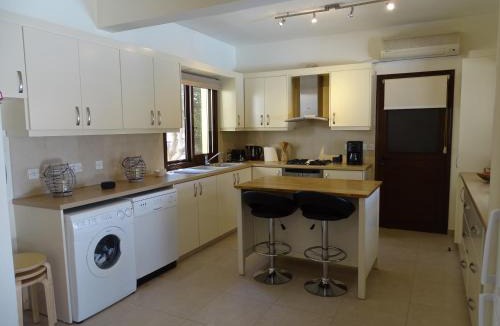 Souni-Zanakia Villa | LE CAROUBIER splendid 3 bedrooms bungalow