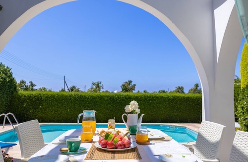 Argaka Villa | Lemon Grove Ena: Modern villa with private swimming pool set close to the beach in Argaka