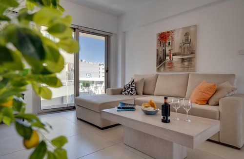 Larnaca City Centre Apartment | Lemon Paradise City centre 200m from beach