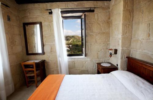 Goudi House | Leonidas Village Houses