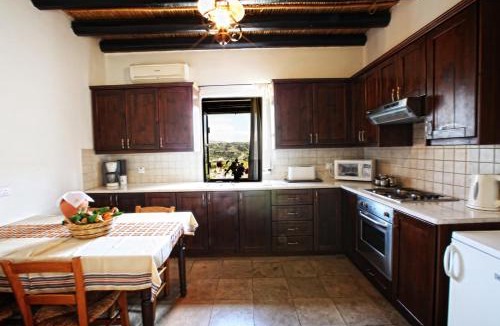 Goudi House | Leonidas Village Houses