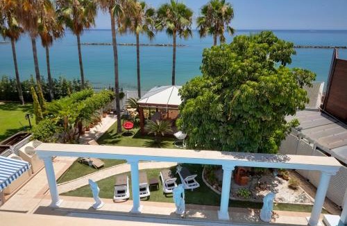 Germasogeia Villa | Limassol Beachfront Holiday Villa